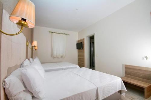 The Hotel 48