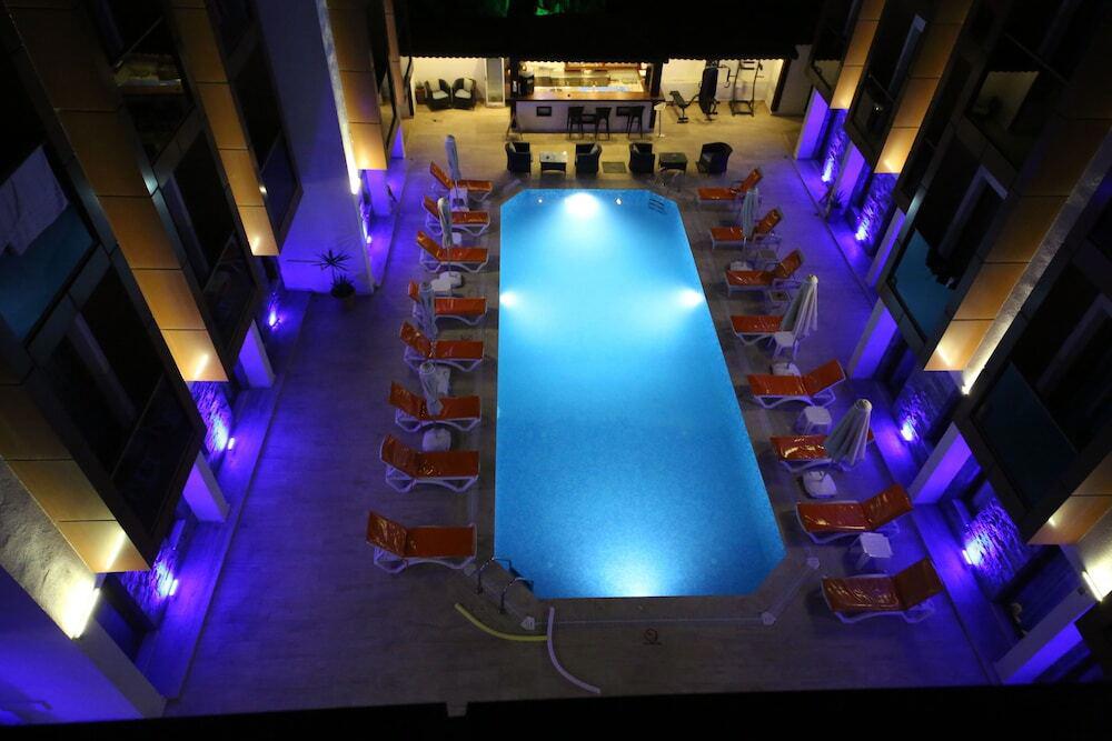 Majeste Hotel