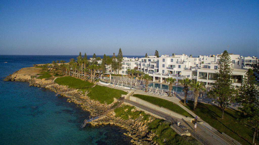 Louis Nausicaa Luxury Villas