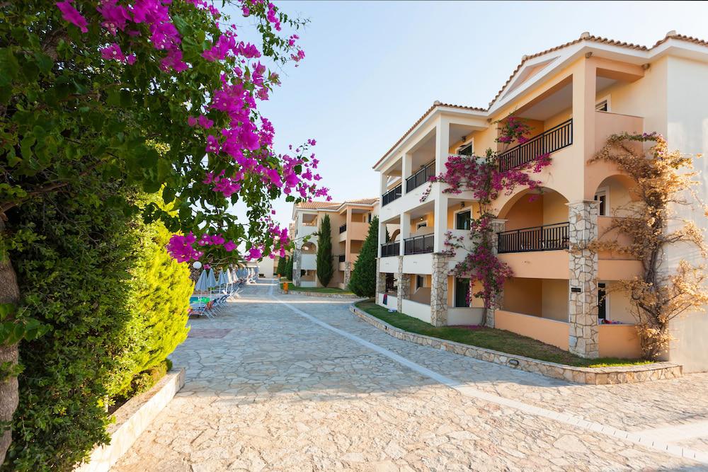 Alykanas Village Hotel