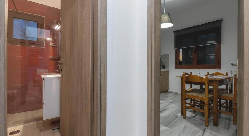 Kiki Studios & Apartments