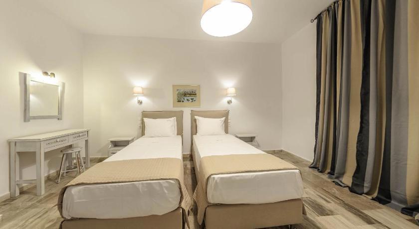 Kiki Studios & Apartments