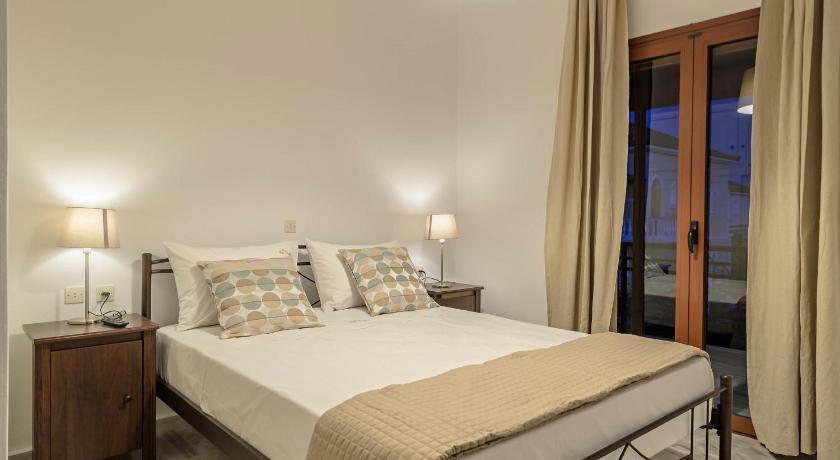 Kiki Studios & Apartments