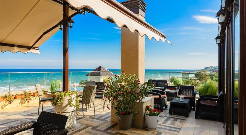 Sunny Castle Hotel