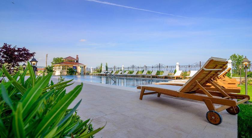 Sunny Castle Hotel