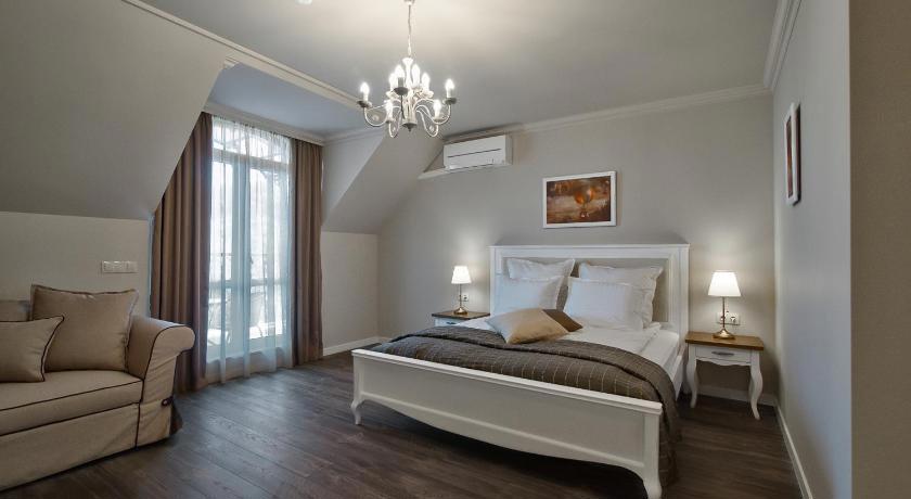 Sunny Castle Hotel