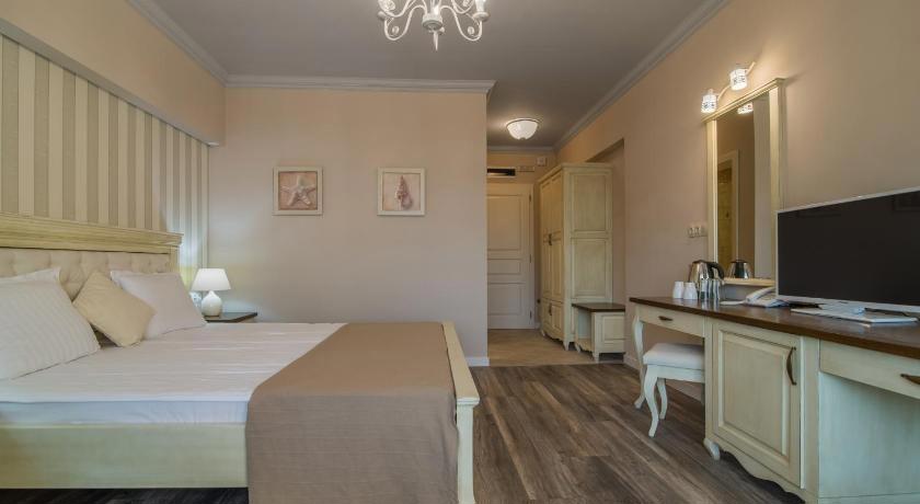 Sunny Castle Hotel
