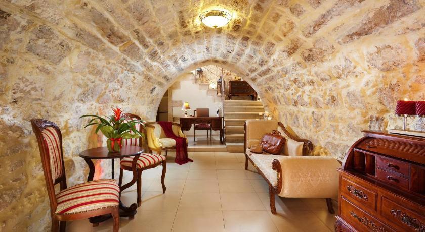 Archontiko Rector Suites