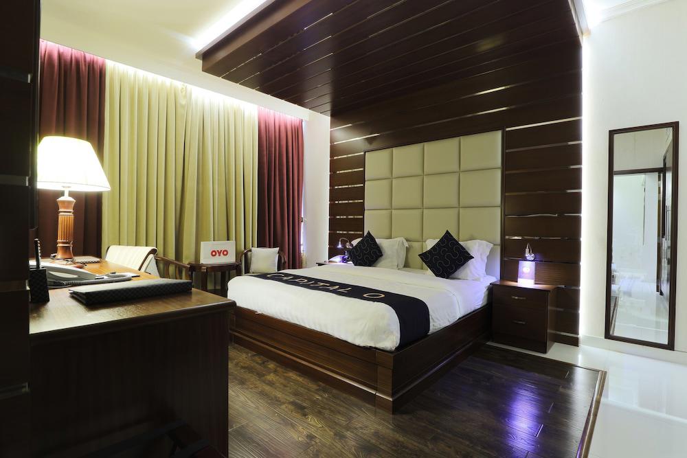 Capital O 325 Queen Palace Hotel