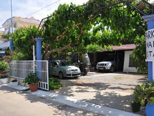 Malia Star Apartments & Taverna