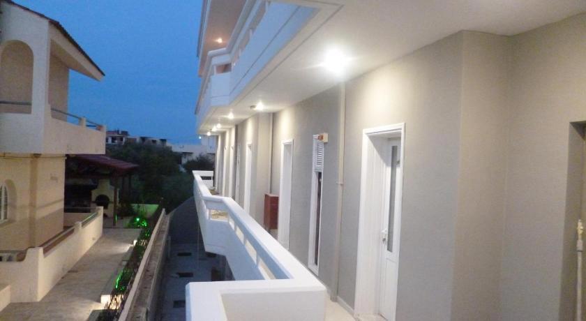 Alkyonides Hotel