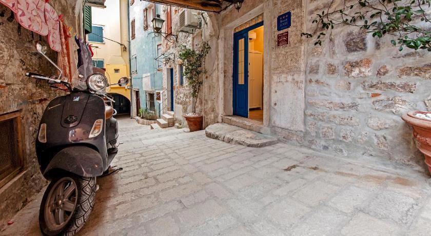 Rooms Sotto I Volti