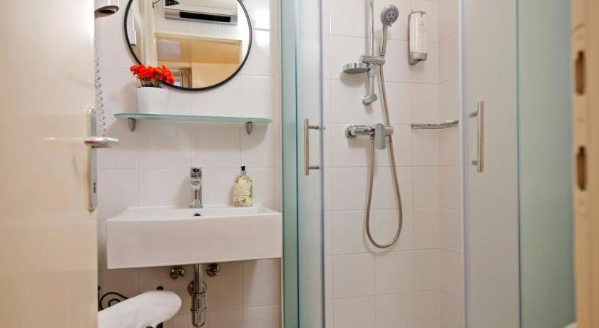 Rooms Sotto I Volti