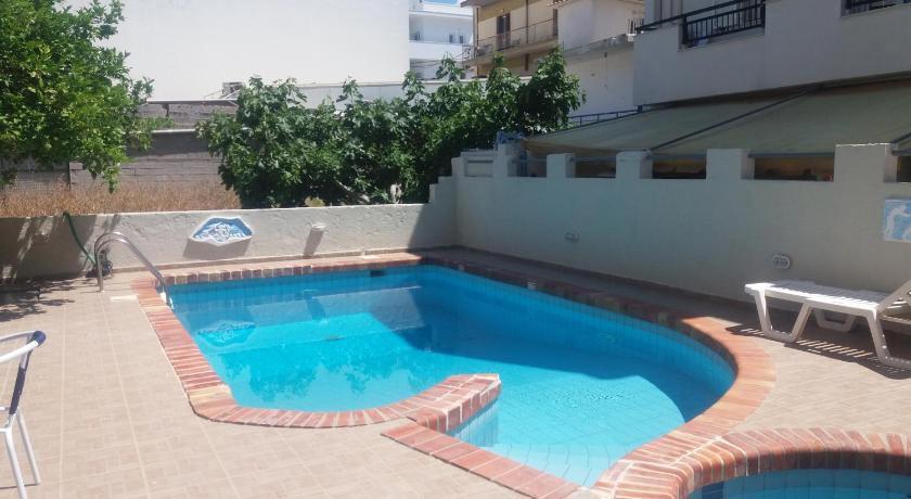 Aquarius Apartments & Studios