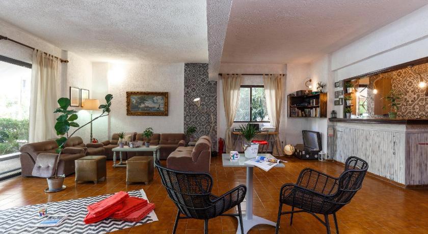 Emmanuel Apartments