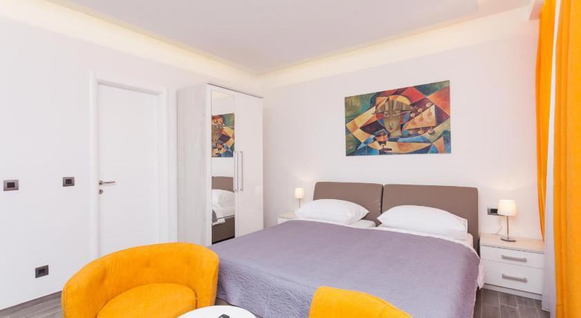 Apartments Villa Peragro