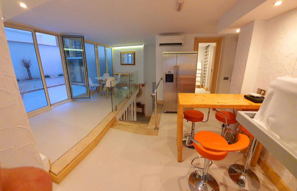 Singular Hostel by Eurotels