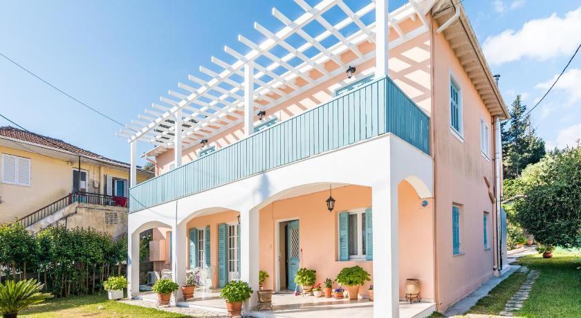 Tsonas Apartments