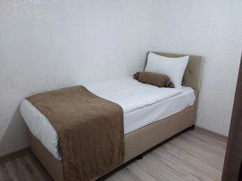 The Golden Pera's Hotel