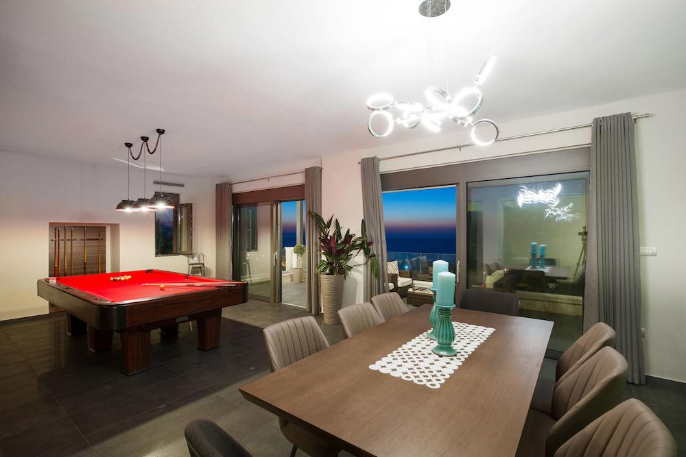 Velvet Breeze Villa