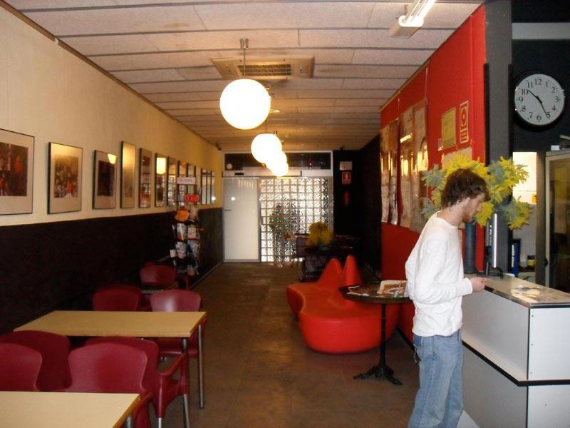 Ideal Youth Hostel