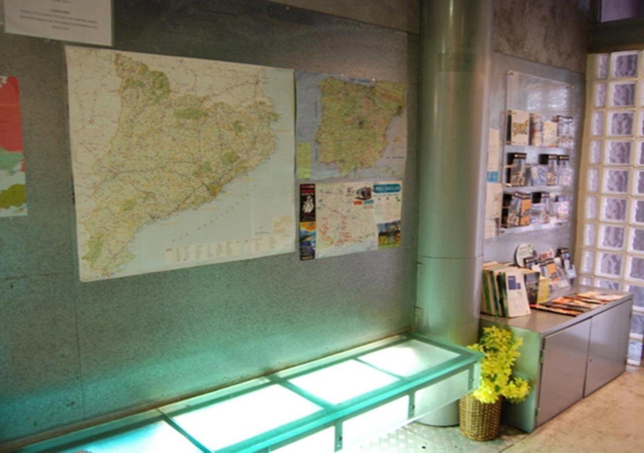 Ideal Youth Hostel