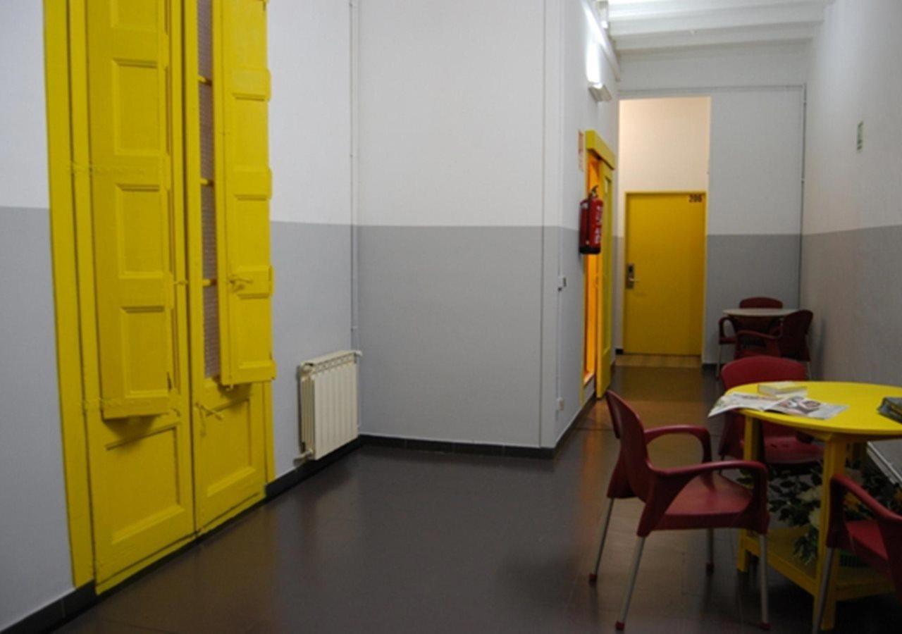 Ideal Youth Hostel
