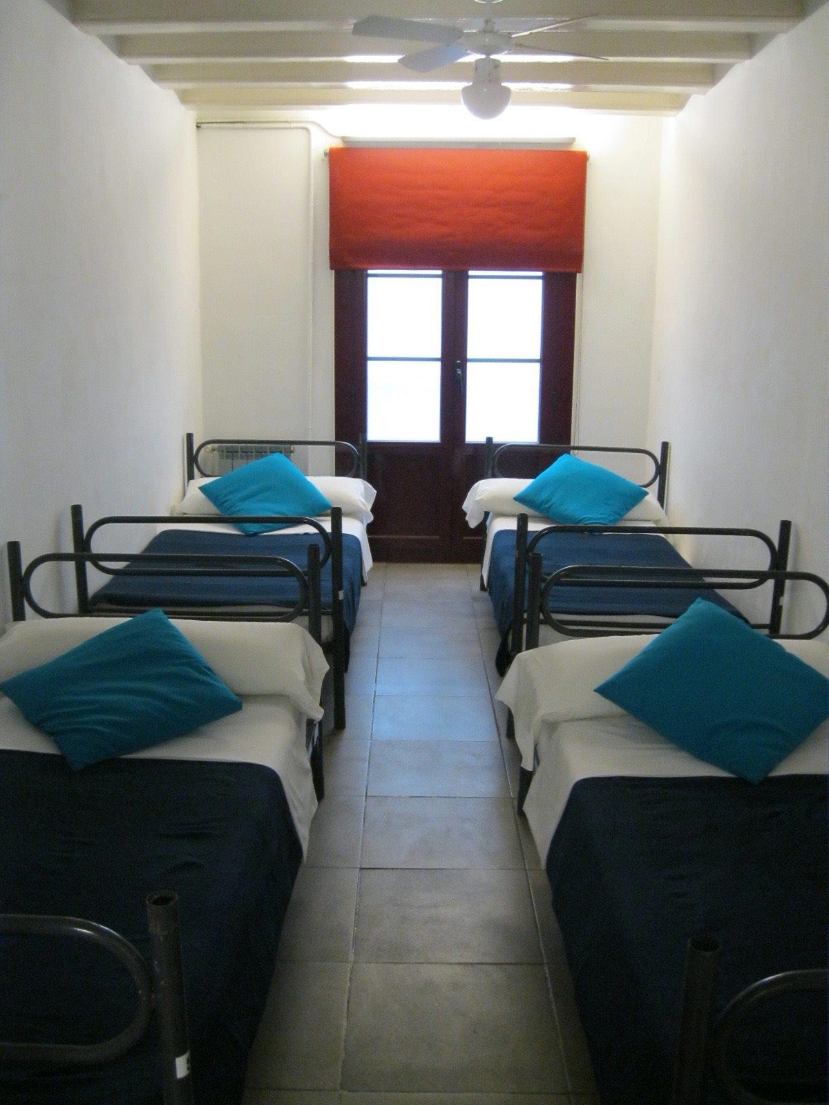 Ideal Youth Hostel