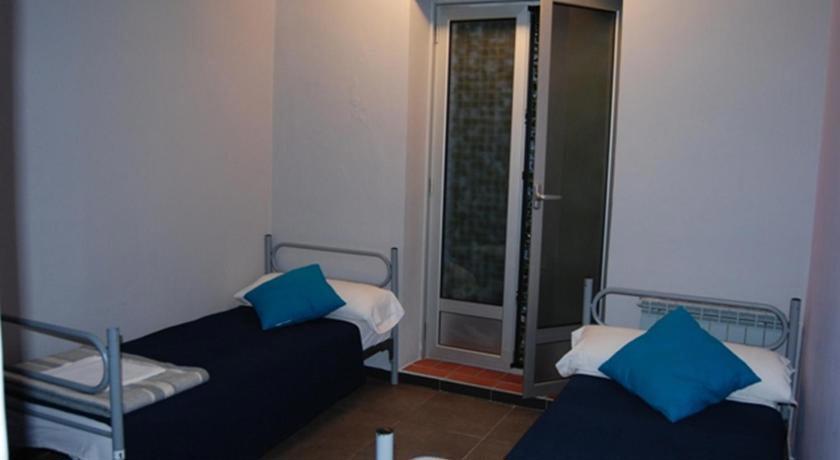 Ideal Youth Hostel