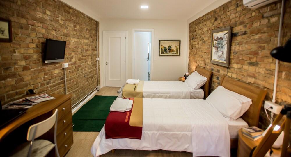 B&b Artistic Tirana