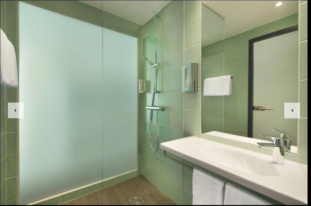 Super 8 By Wyndham Hamburg Mitte