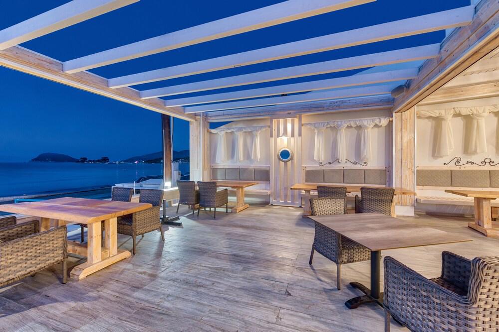 Mandala Seafront Private Suites