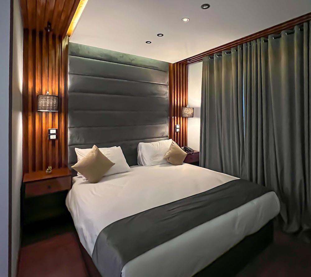 Pyramids Residence Guest House