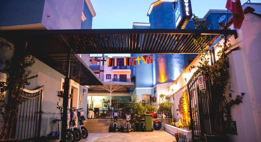 Mai Hotel