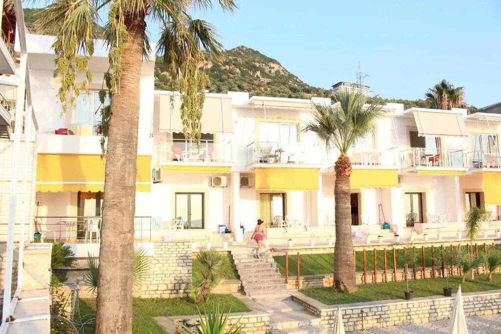 Palmanova Beach Mardok